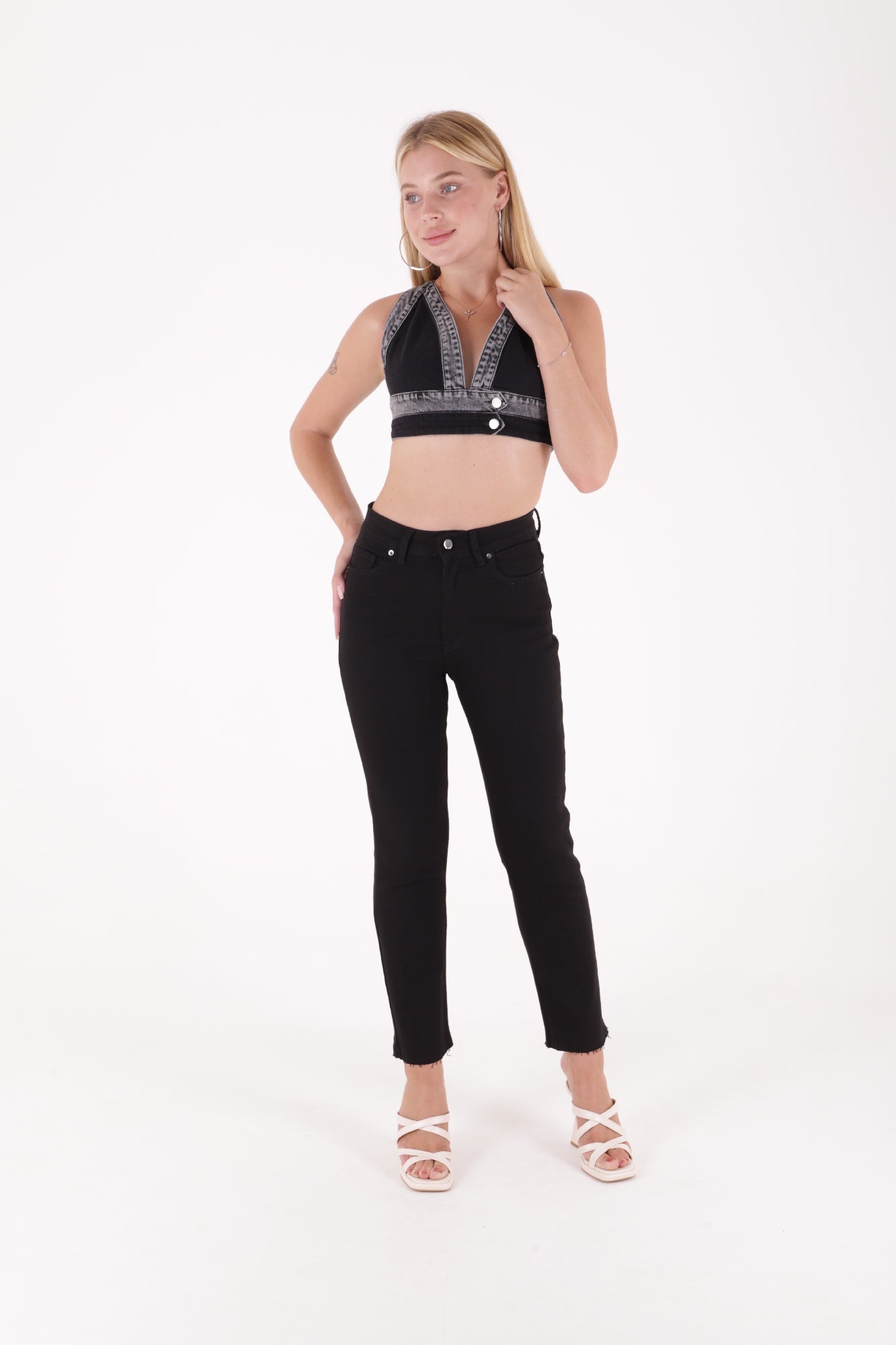 Dikişsiz Paça Mom Fit Kot Pantolon