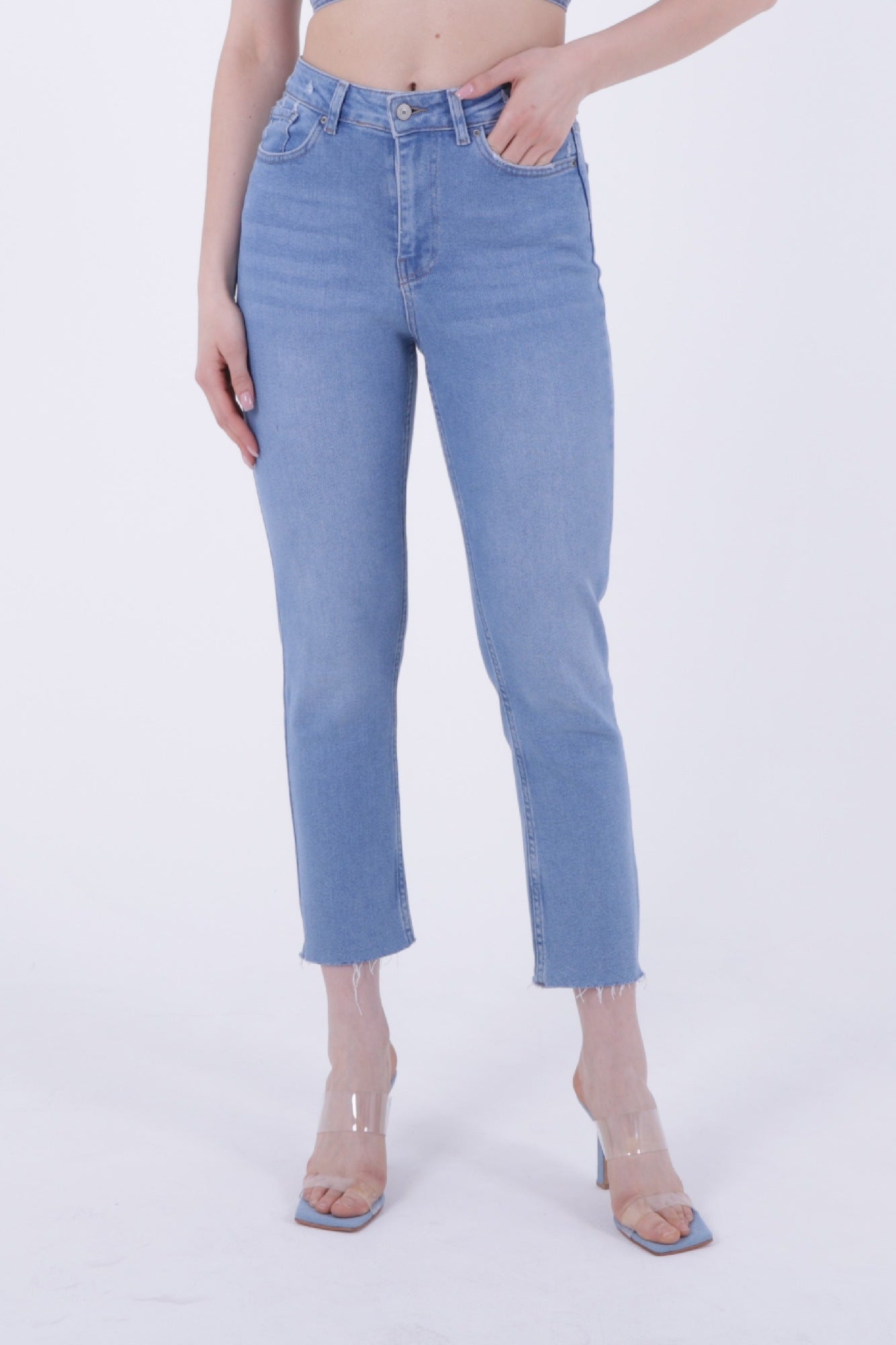 Dikişsiz Paça Mom Fit Kot Pantolon