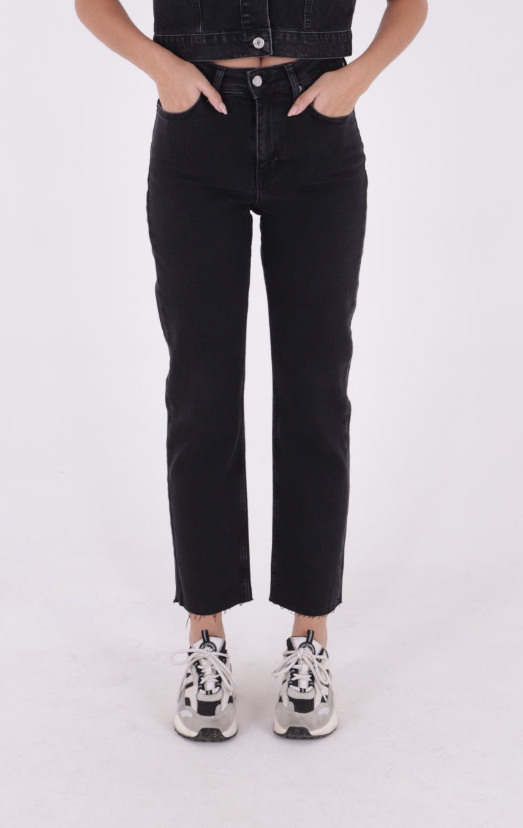 Dikişsiz Paça Mom Fit Kot Pantolon