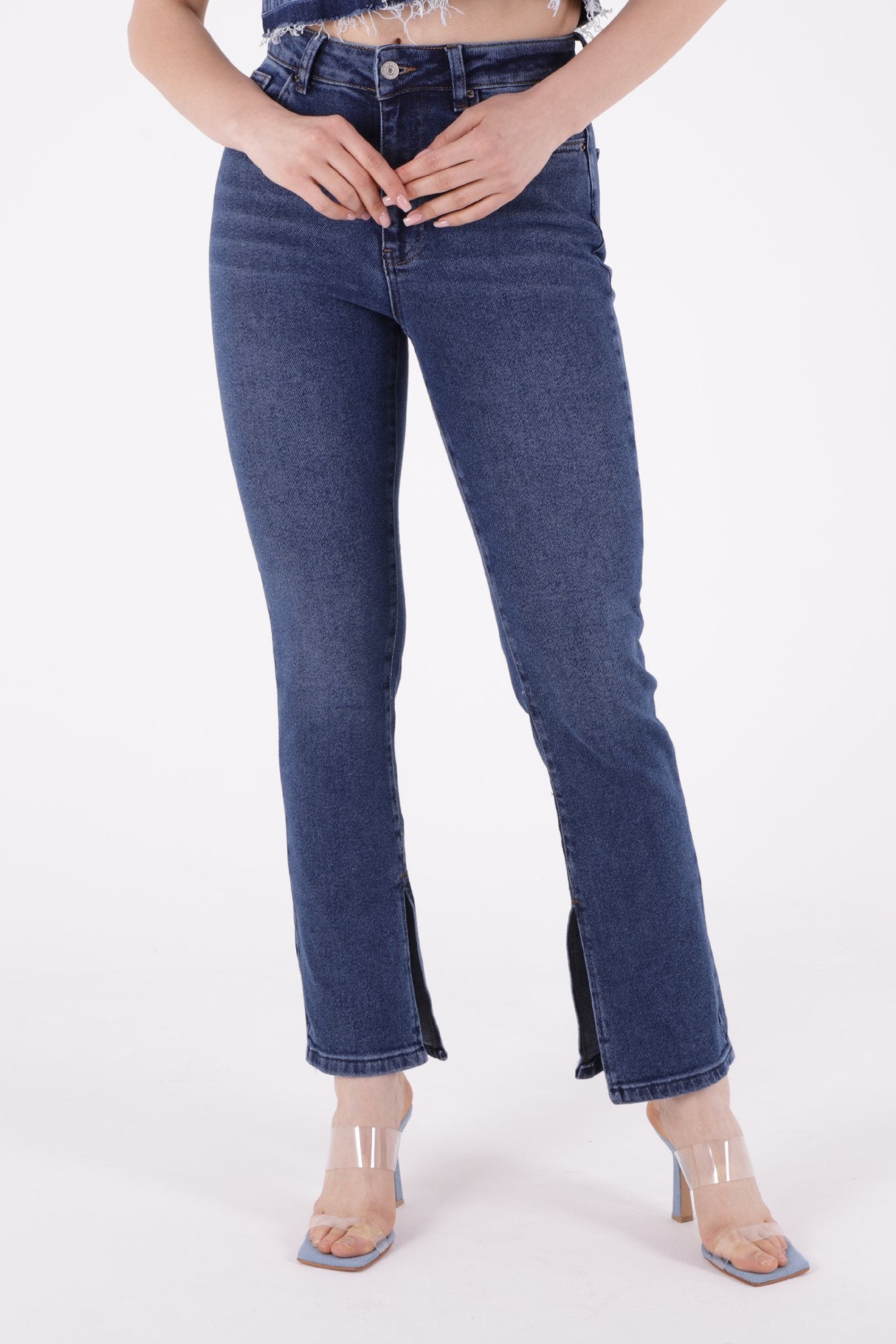 Yırtmaç Detaylı Düz Jean 1844