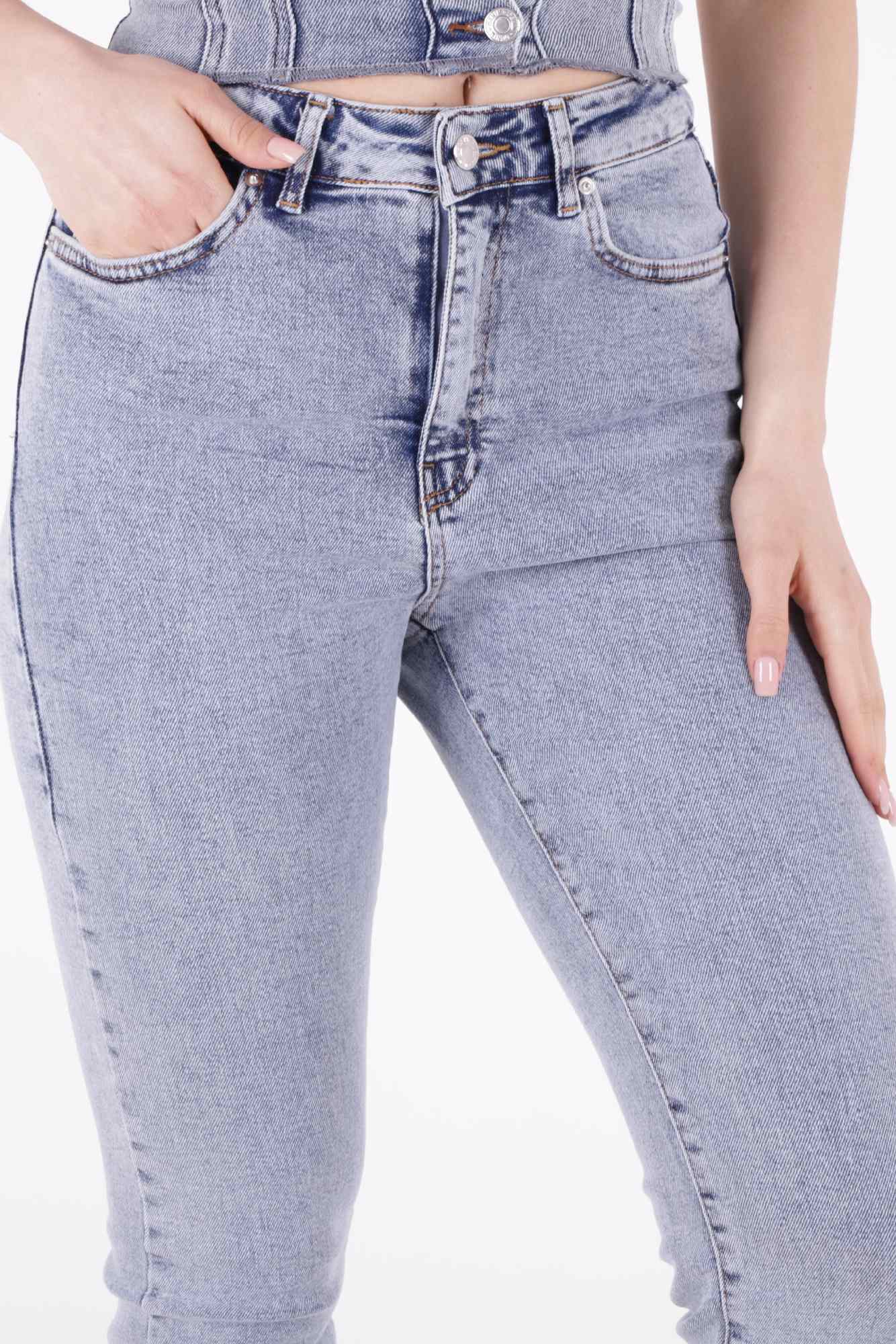 Yırtmaç Detaylı Düz Jean 1844