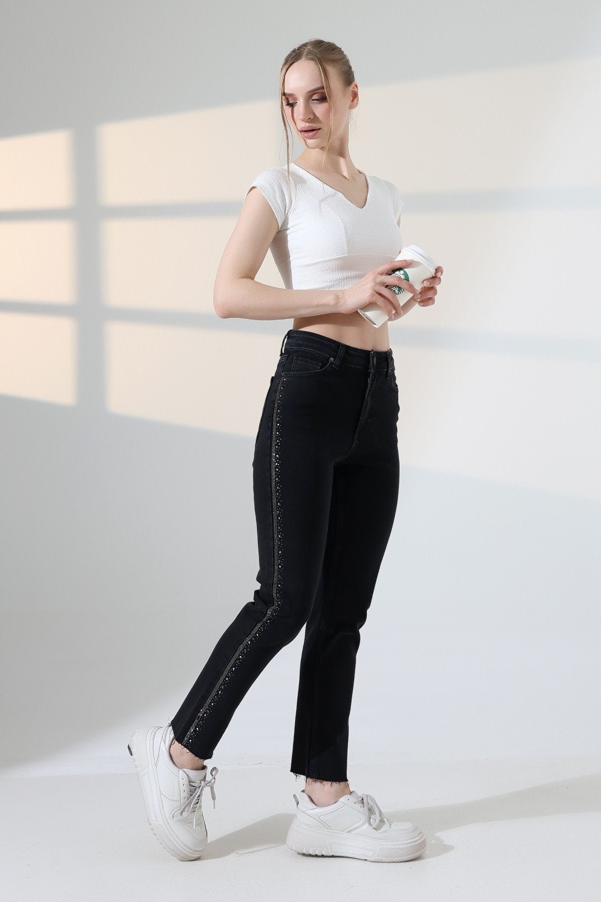 Şerit Taşlı Mom Fit Kot Pantolon 7110