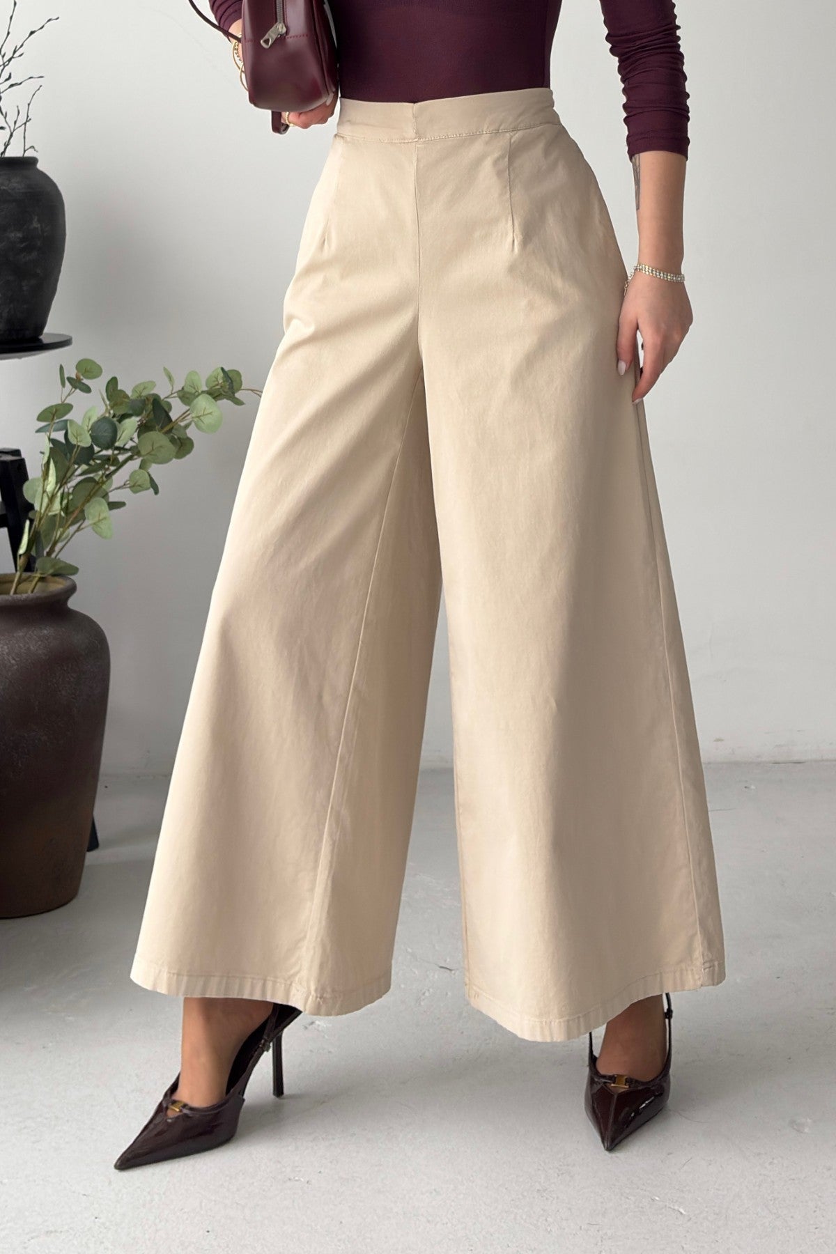 Arkası Lastikli Bol Paça Kot Pantolon 7120