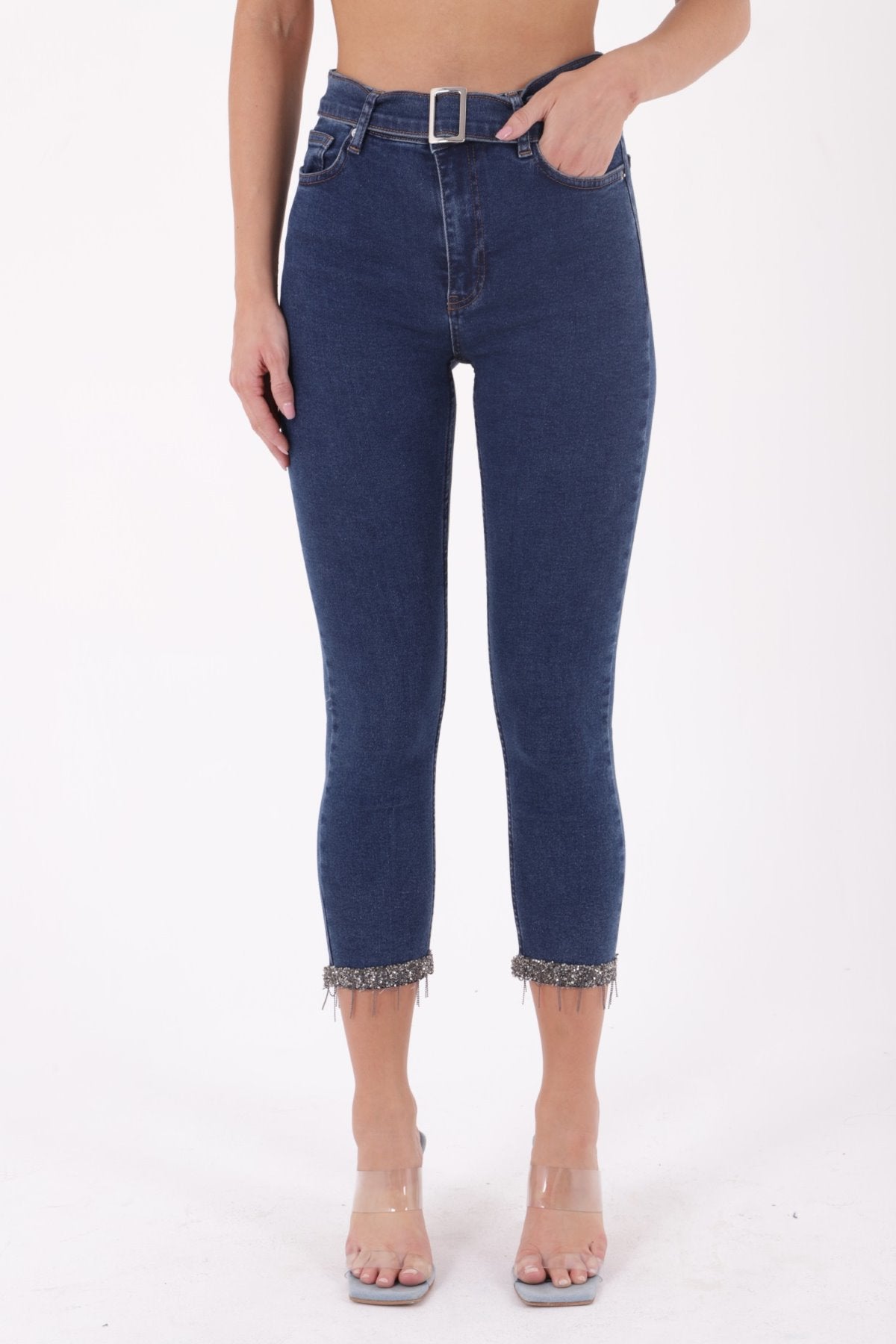 Paçaları Kemerli Pantolon 746