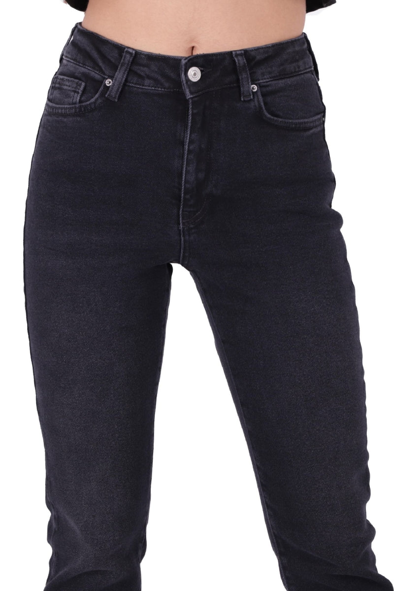 Yırtmaç Detaylı Düz Jean 1844