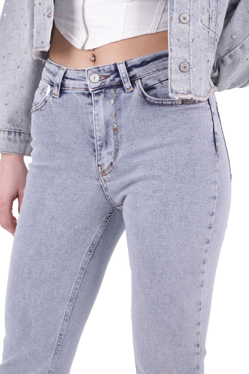 Paçası Yırtmaçlı Serpme Detaylı Mom Fit Jean 1769