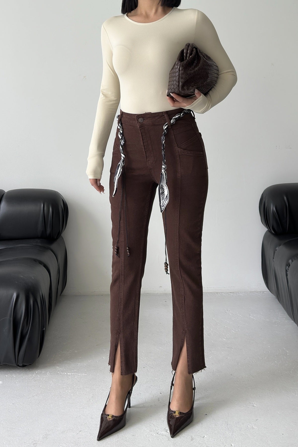 Parçalı Önü Yırtmaçlı Dikişsiz Paça Pantolon 1743