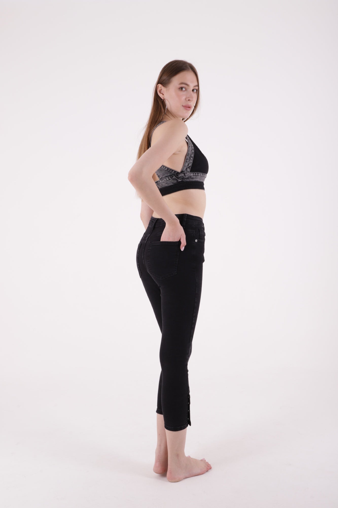 Paçası Dört Düğmeli Kot Pantolon 786