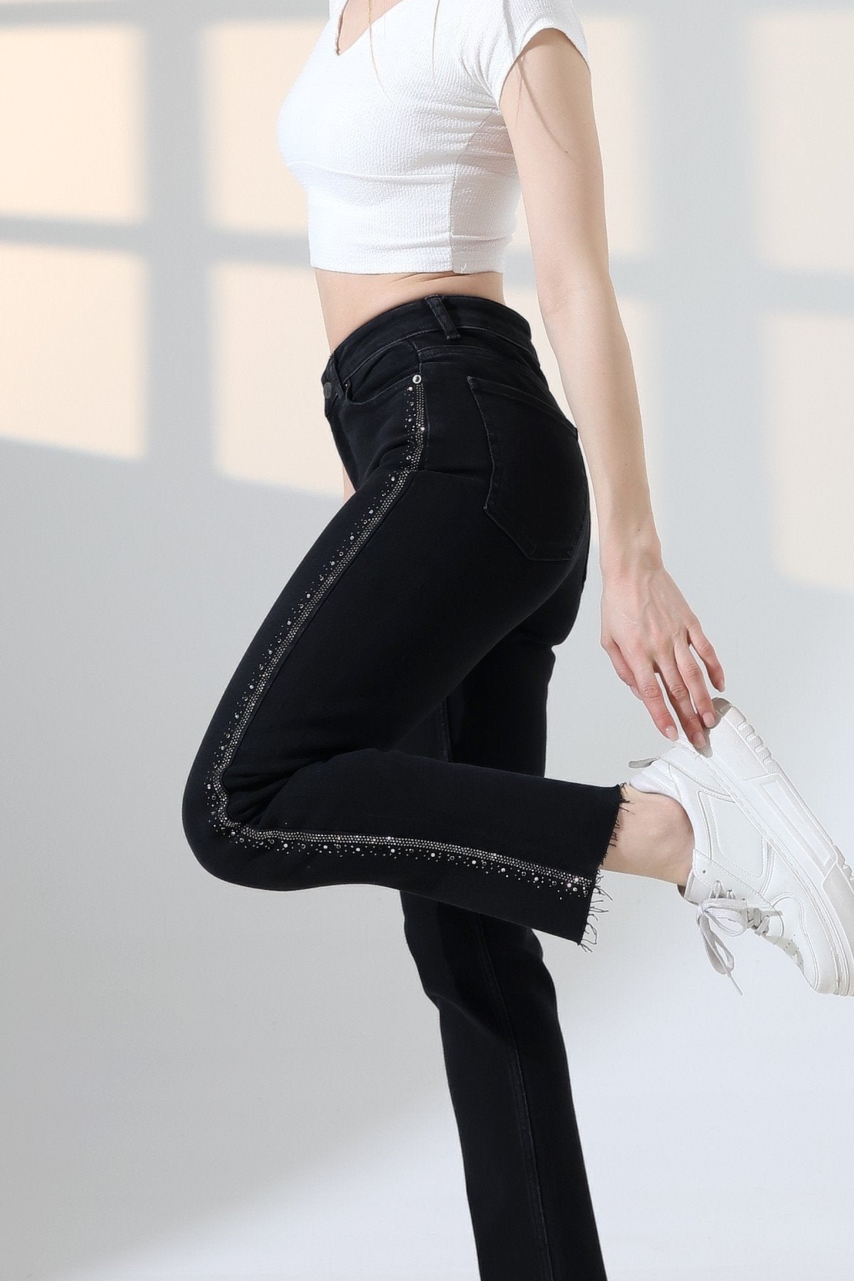 Şerit Taşlı Mom Fit Kot Pantolon 7110