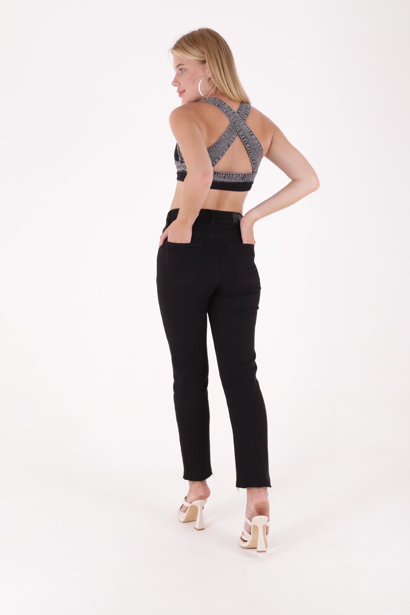 Dikişsiz Paça Mom Fit Kot Pantolon 764