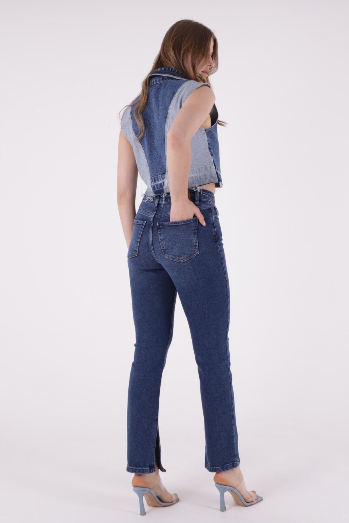 Yırtmaç Detaylı Düz Jean 1844