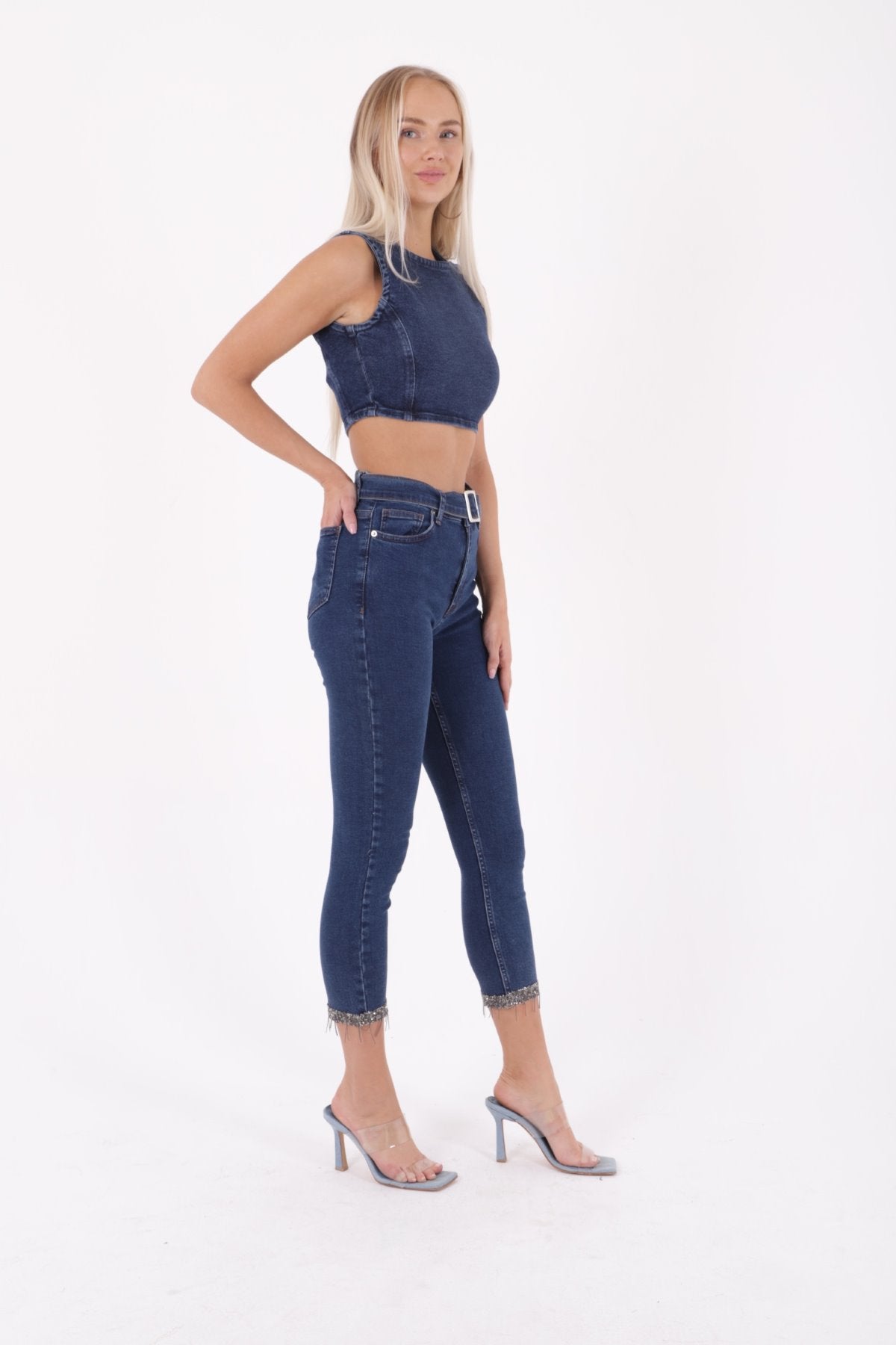 Paçaları Kemerli Pantolon 746