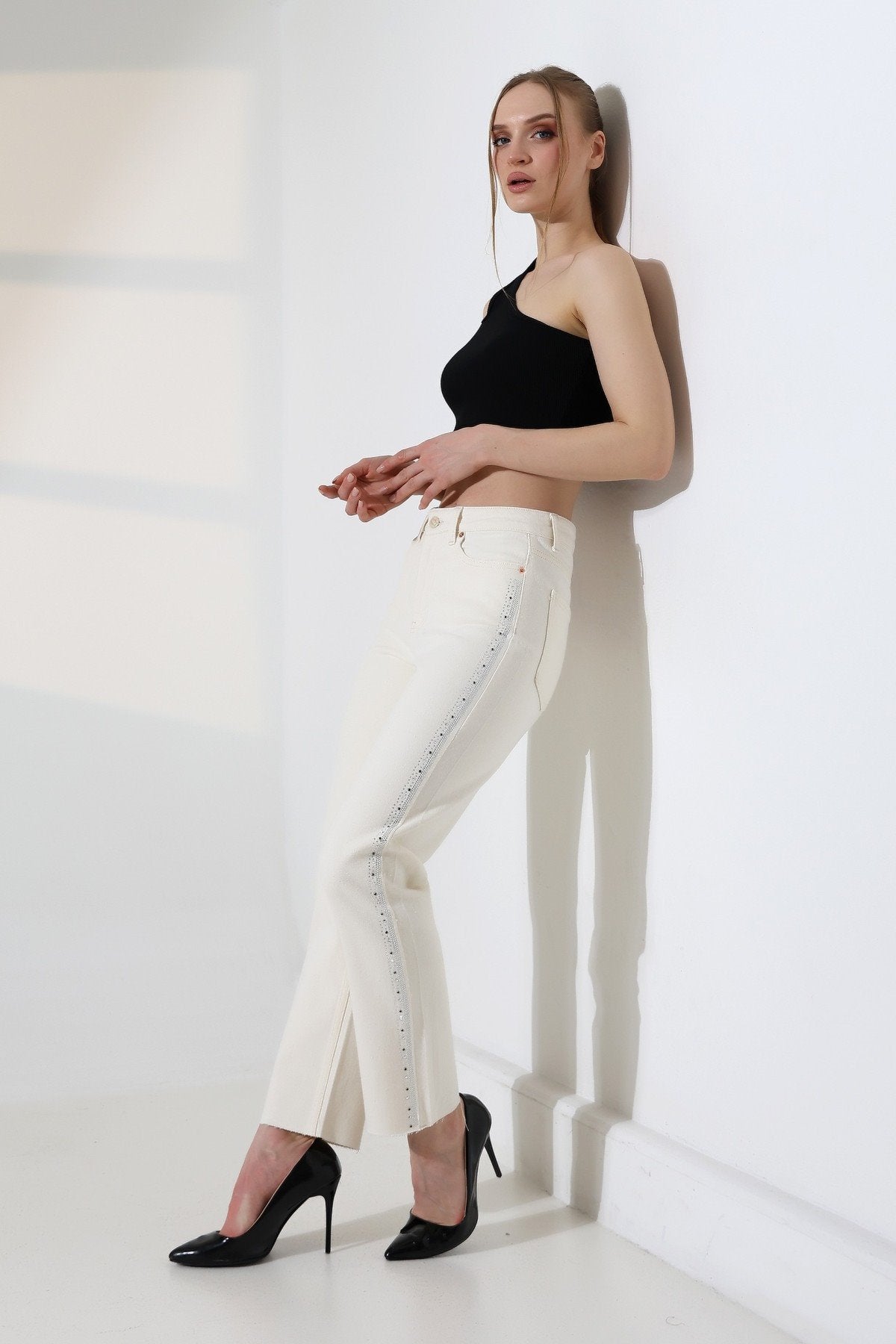 Şerit Taşlı Mom Fit Kot Pantolon 7110