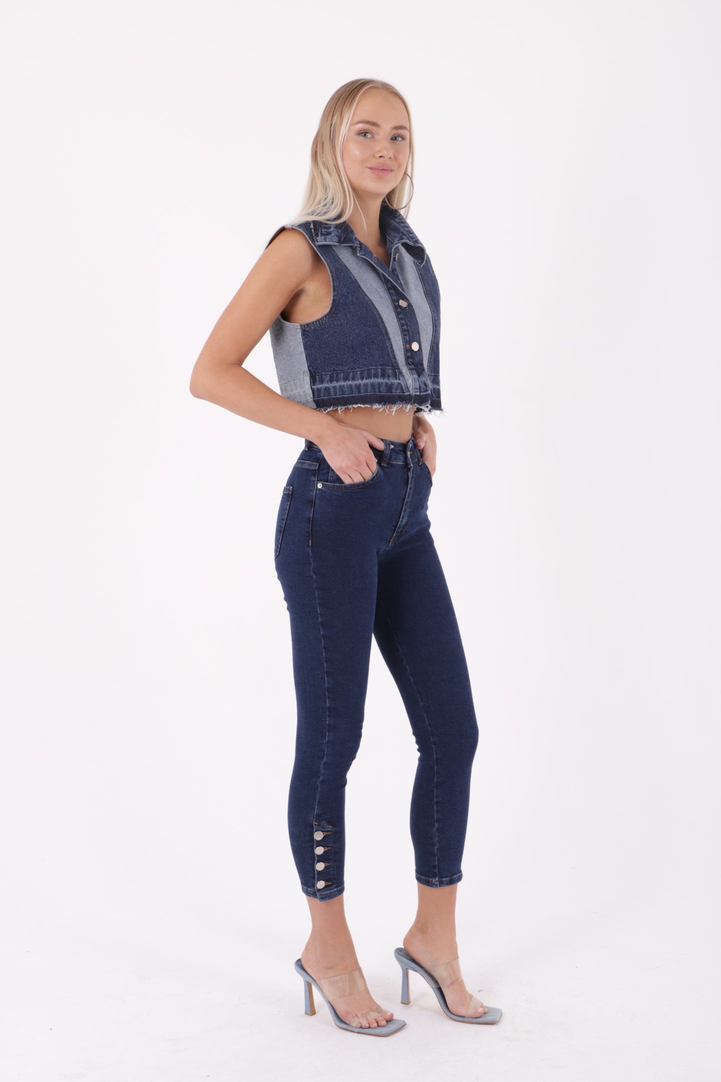 Paçası Dört Düğmeli Kot Pantolon 786