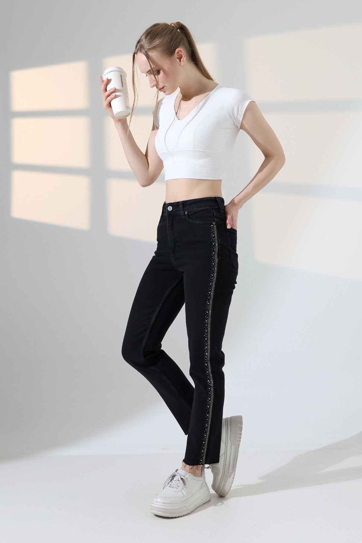 Şerit Taşlı Mom Fit Kot Pantolon 7110