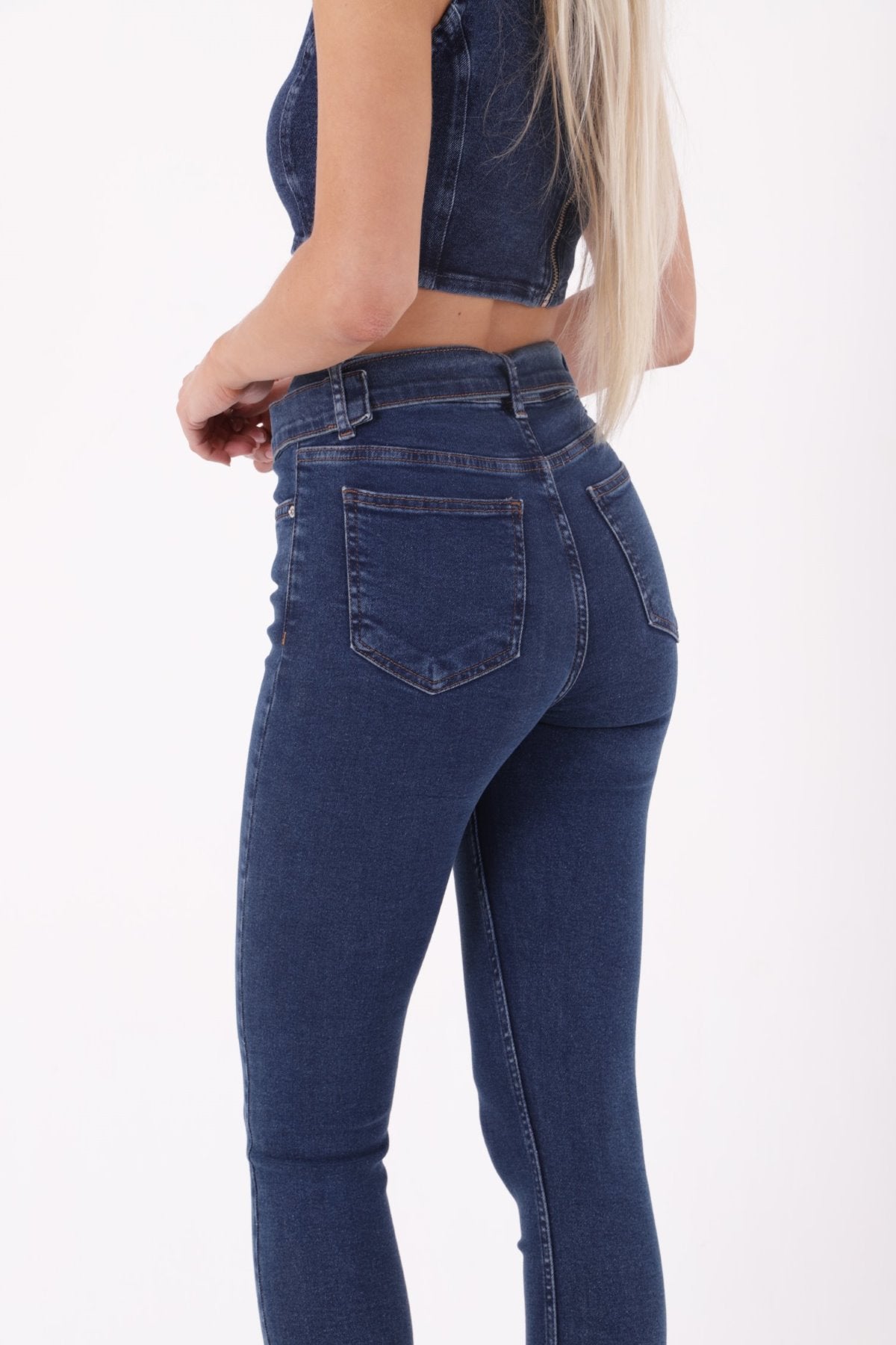 Paçaları Kemerli Pantolon 746
