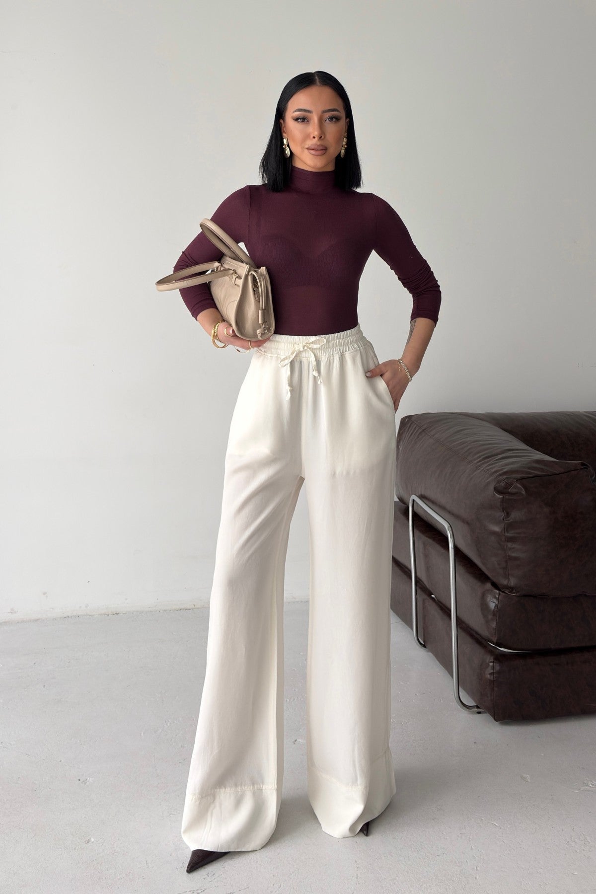Paça Detaylı Lastikli Keten Pantolon HS700