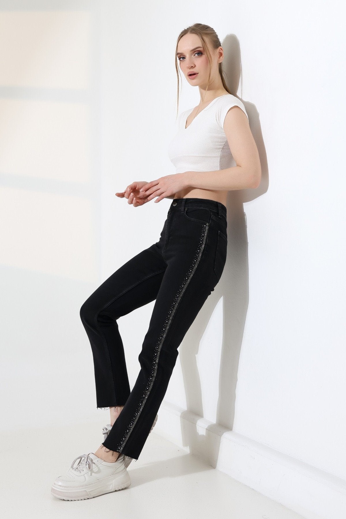 Şerit Taşlı Mom Fit Kot Pantolon 7110
