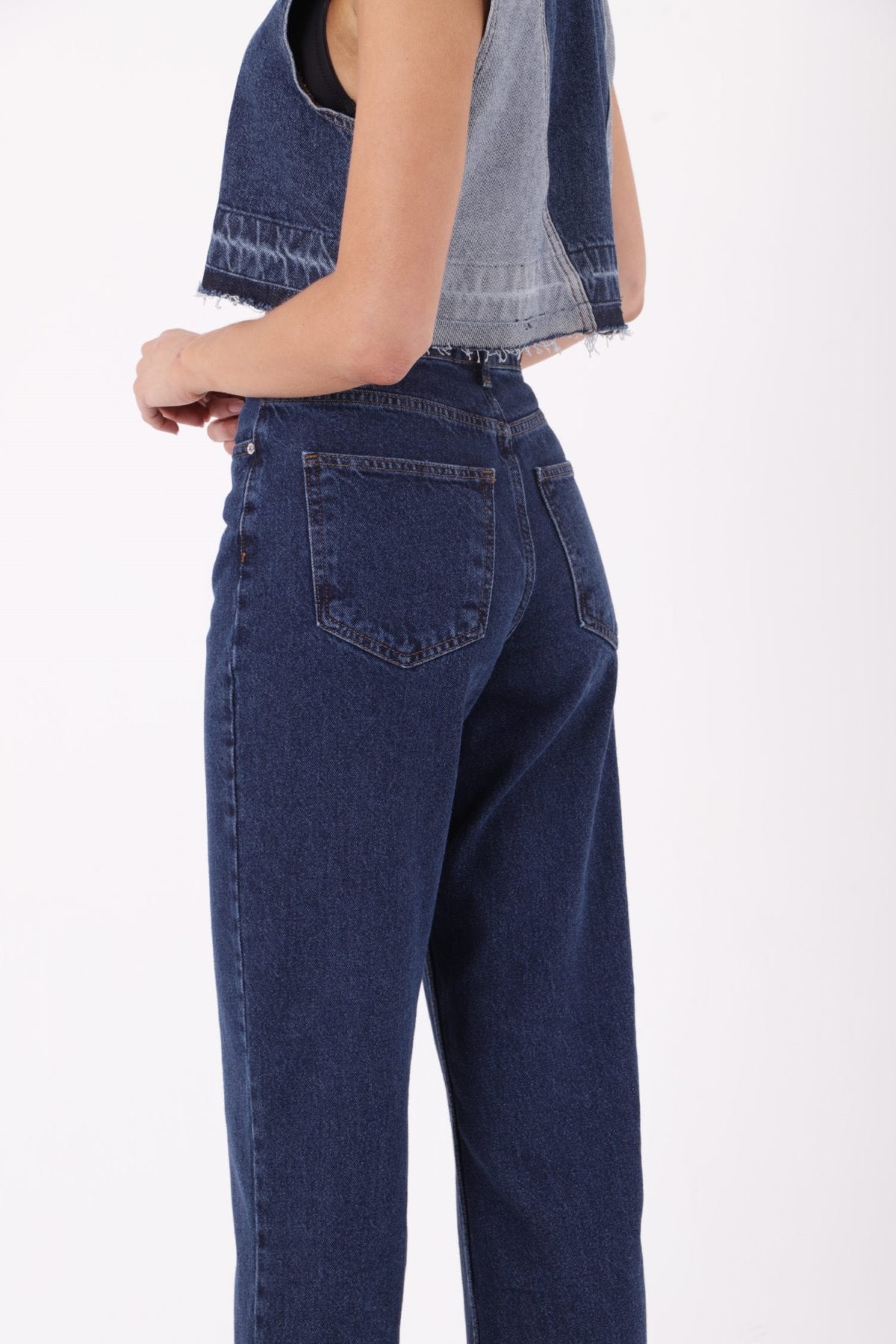 Paçası Yırtmaçlı Boru Paça Relax Kot Pantolon 931