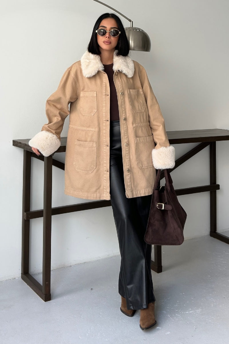 Kol ve Yakası Kürk Detaylı Orta Boy Kot Ceket