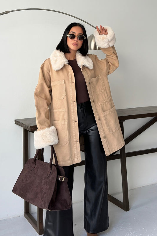 Kol ve Yakası Kürk Detaylı Orta Boy Kot Ceket