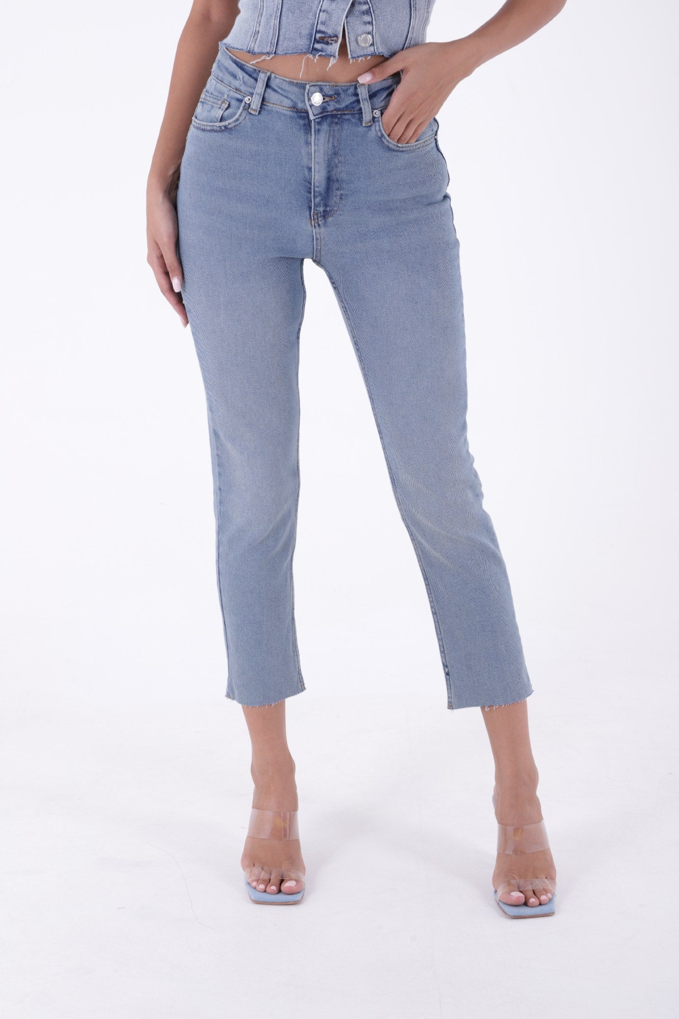 Dikişsiz Paça Mom Fit Kot Pantolon