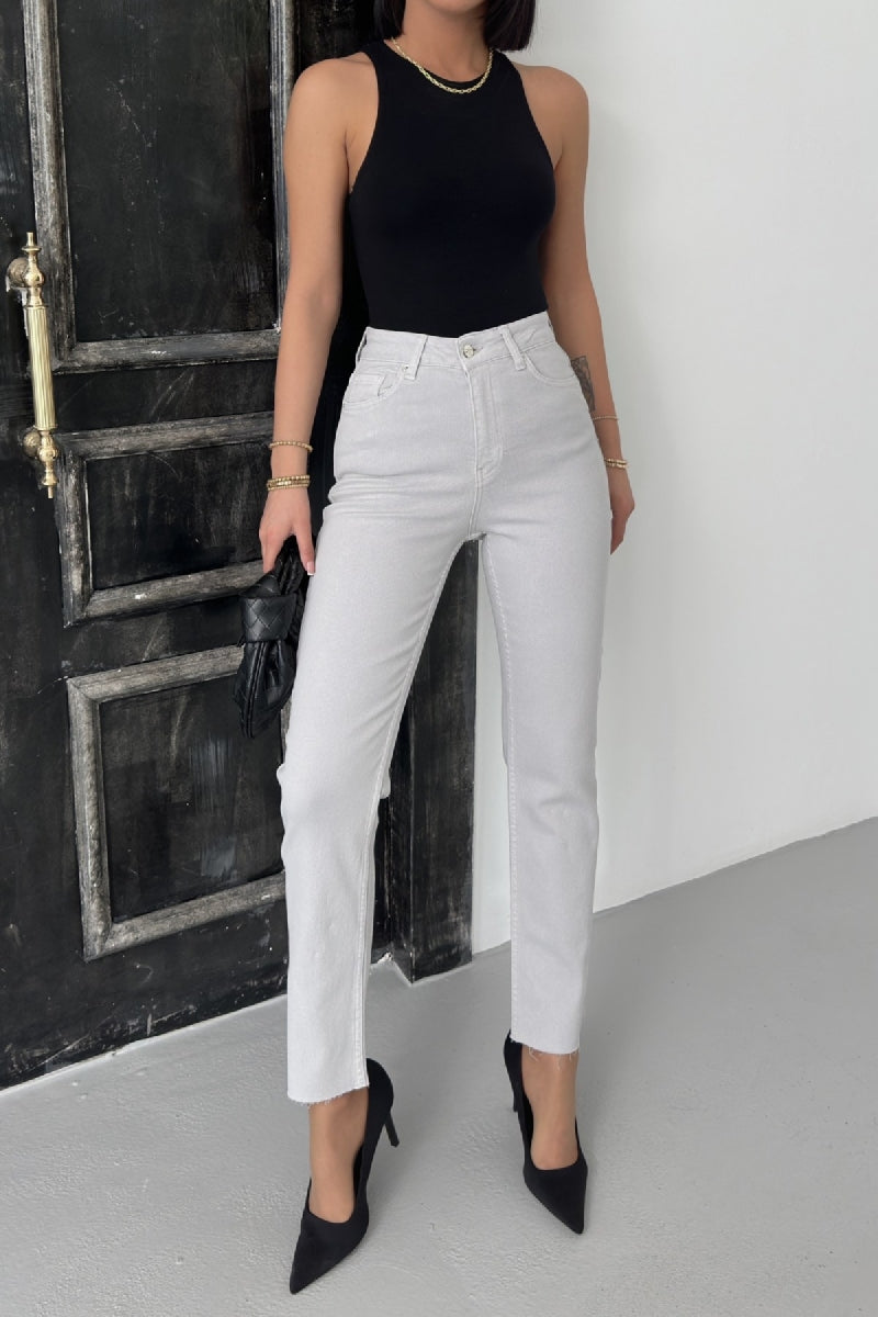 Dikişsiz Paça Mom Fit Kot Pantolon