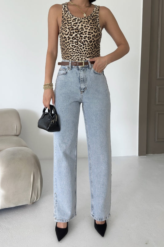 Slit Leg Relaxed Pipe Leg Jeans